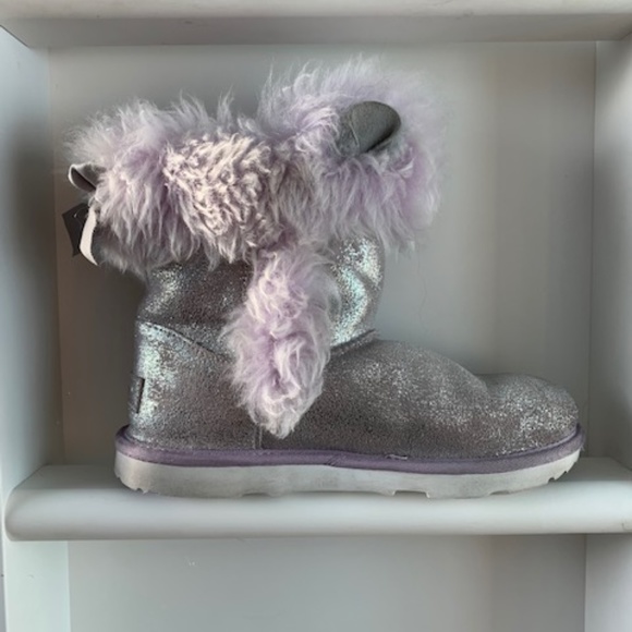 Limited Edition Unicorn Ugg Boots Big Girl Size 6 - Picture 2 of 8